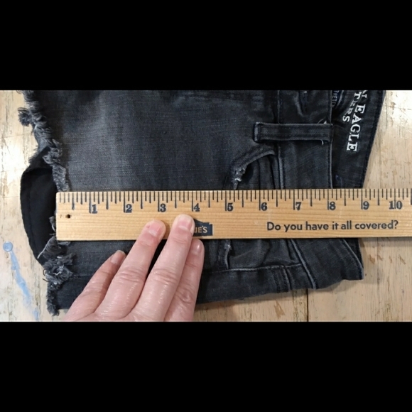 American Eagle distressed denim jean shorts - Picture 5 of 9